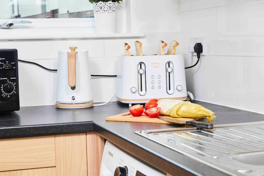 Dellehomes- Free Parking, Wfh, Family-Friendly Manchester Luaran gambar